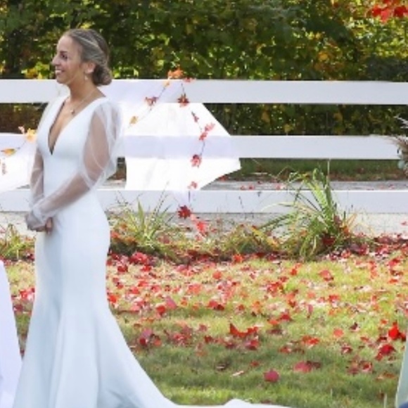 Vera Wang Dresses & Skirts - Vera Wang Helen Wedding Dress